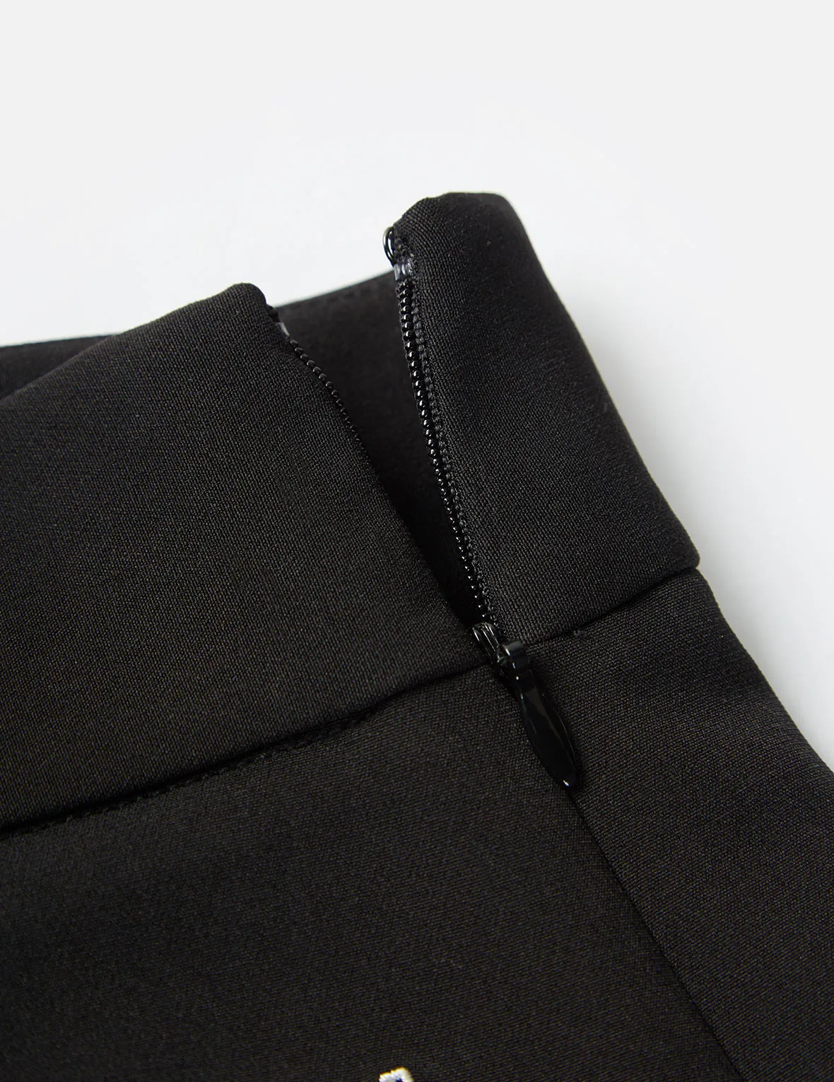Partial Leather Buckle Belt Cropped Straight Fit Pants